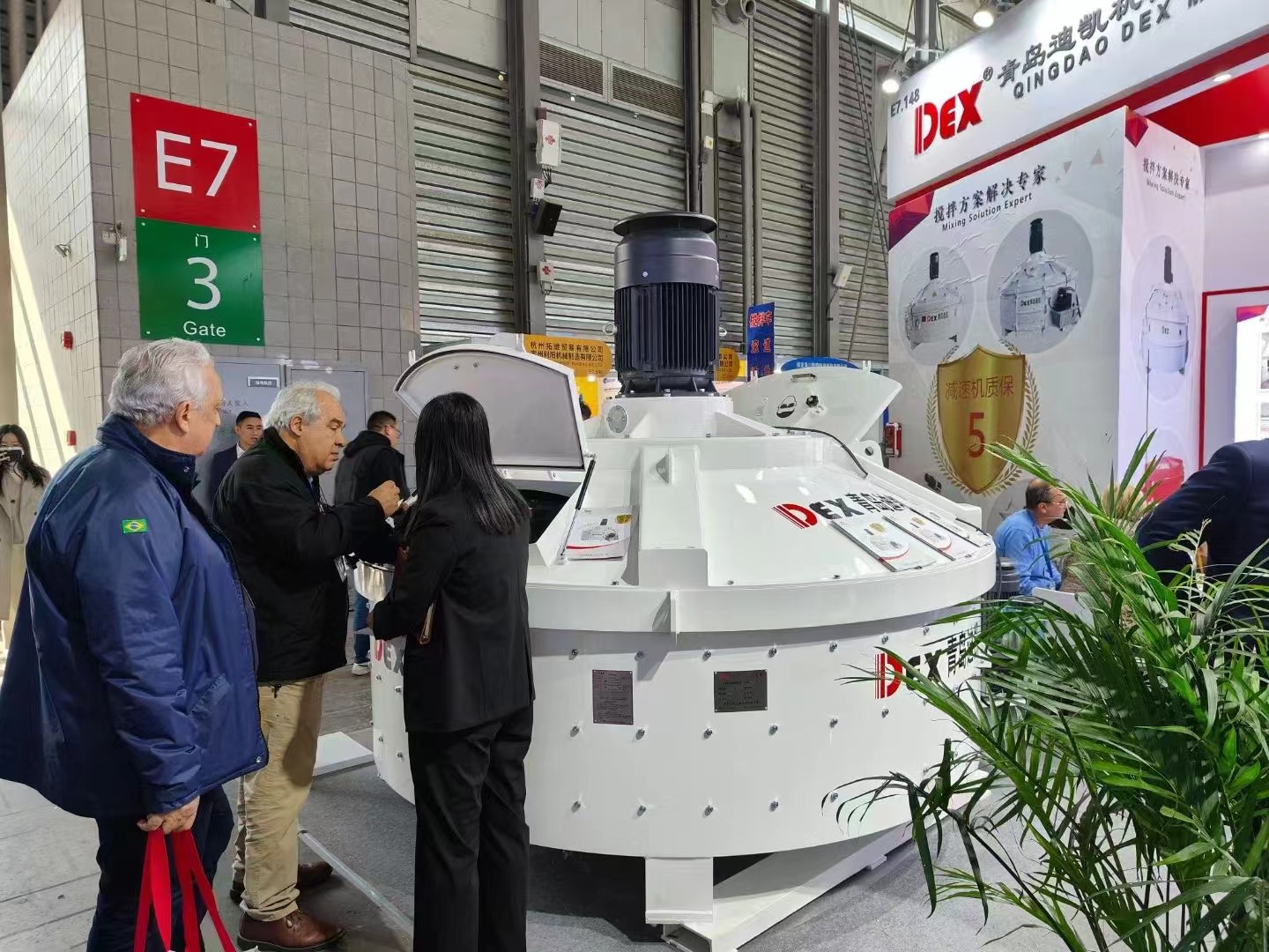 立軸行星式攪拌機(jī) 立軸行星式攪拌機(jī)